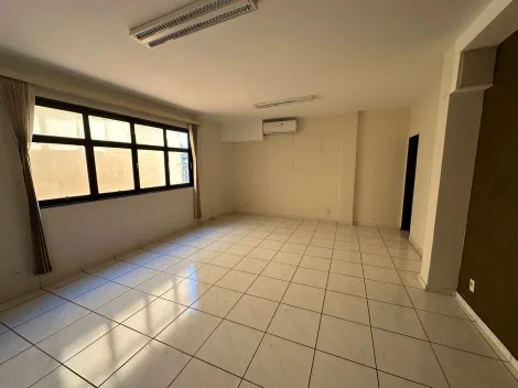 Alugar Comercial / Sala/Loja Condomínio em São José do Rio Preto. apenas R$ 230.000,00