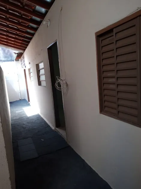 Alugar Casa / Padrão em São José do Rio Preto. apenas R$ 630,00